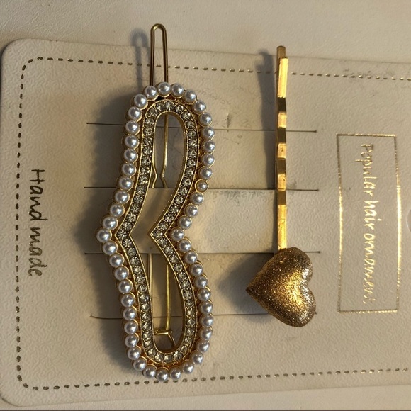 💜3/$30 “Love is in the Hair❤️ “Pair of Heart Hair accessories 🆕 - Picture 5 of 5